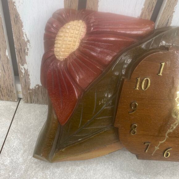 Vintage Retro MCM Carved Wood Wall Clock Floral Pattern Earth Tones battery - Picture 4 of 11